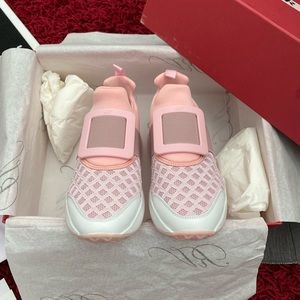 💯Auth BNIB $925 ROGER VIVIER “Viv Run” Sneakers